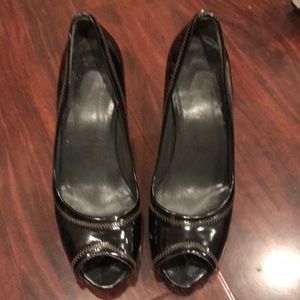 Absolutely love this pair, still has plenty of life left.